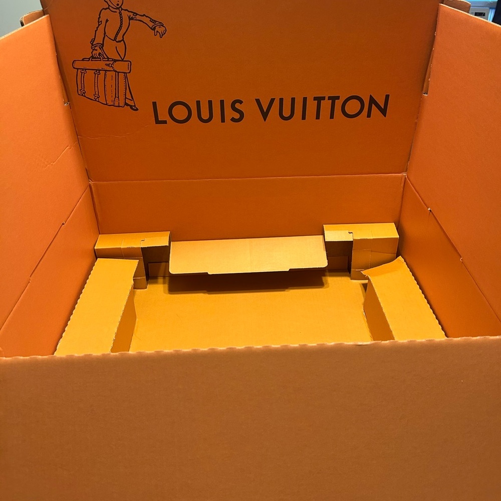 Louis Vuitton Shipping box